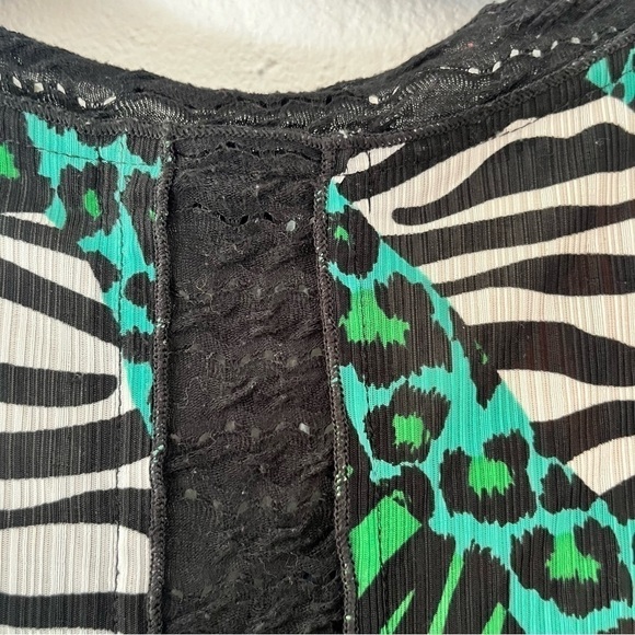 Minkas Multi Pattern Tunic Size Medium - Picture 5 of 7